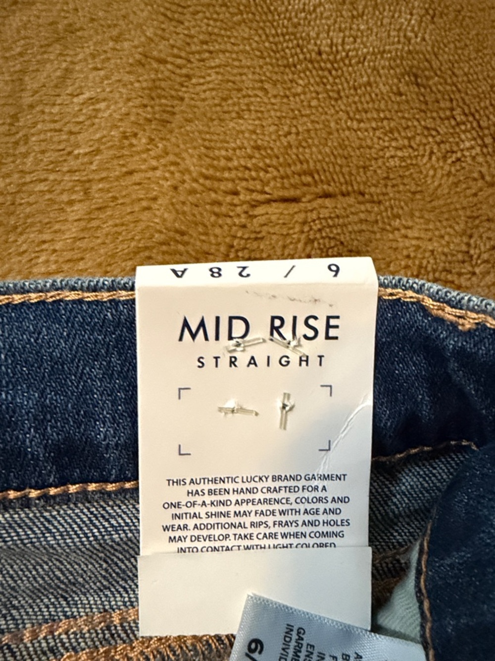 Lucky Brand NWT mid-rise straight leg medium wash jeans- size 6 (28) - Picture 7 of 9